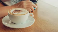 Womit Zucker im Kaffee ersetzen: sechs gesündere Alternativen