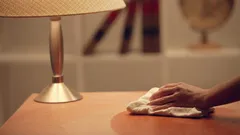 Warum gelangt trotz geschlossener Fenster direkt nach dem Putzen weiterhin Staub ins Haus?