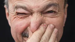 Altersgeruch verstehen: warum er entsteht und was im Alltag wirklich hilft