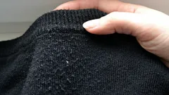 Pilling am Pullover: warum Knötchen entstehen und was wirklich dagegen hilft