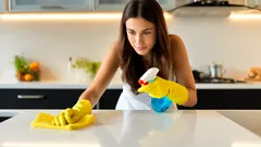 So entfernst du Kratzer aus Kunststoff: 5 Methoden, um Alltagsgegenständen wieder ein neuwertiges Aussehen zu verleihen